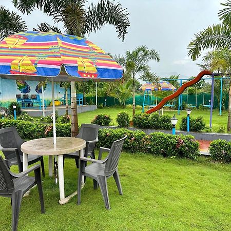 Karjat Ap Resort Luaran gambar