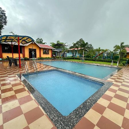 Karjat Ap Resort Luaran gambar